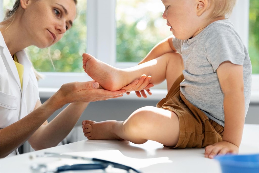 ¿Cuándo debemos llevar a un niño al podólogo?